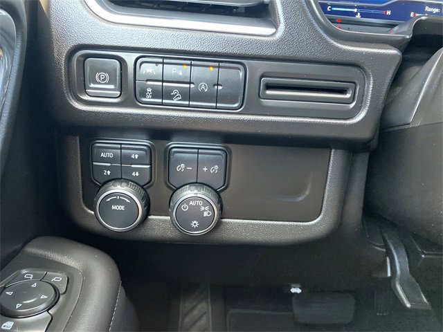 2023 Chevrolet Suburban Z71 photo 10