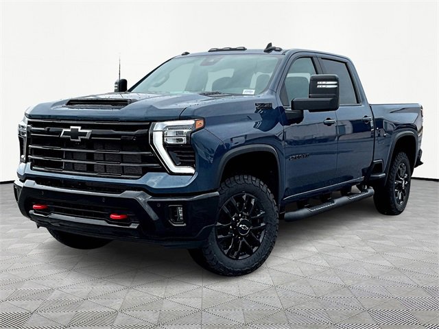 2025 Chevrolet Silverado 2500HD LT photo 3