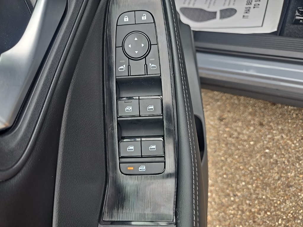 2026 Nissan Rogue SV photo 11