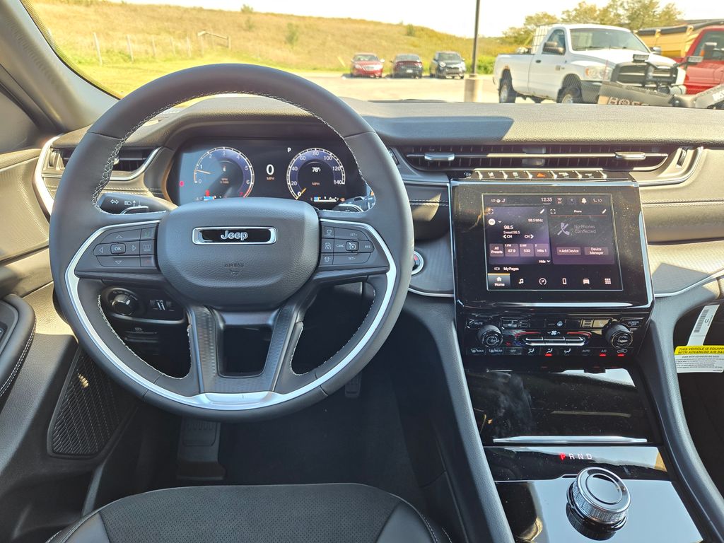 2025 Jeep Grand Cherokee Altitude X photo 15