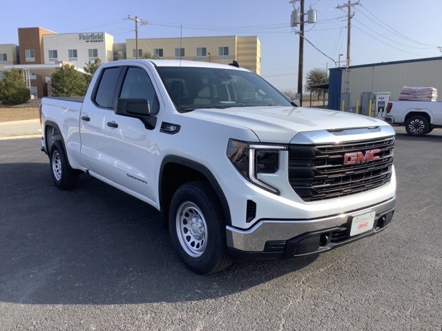 2026 GMC Sierra SLE's photo