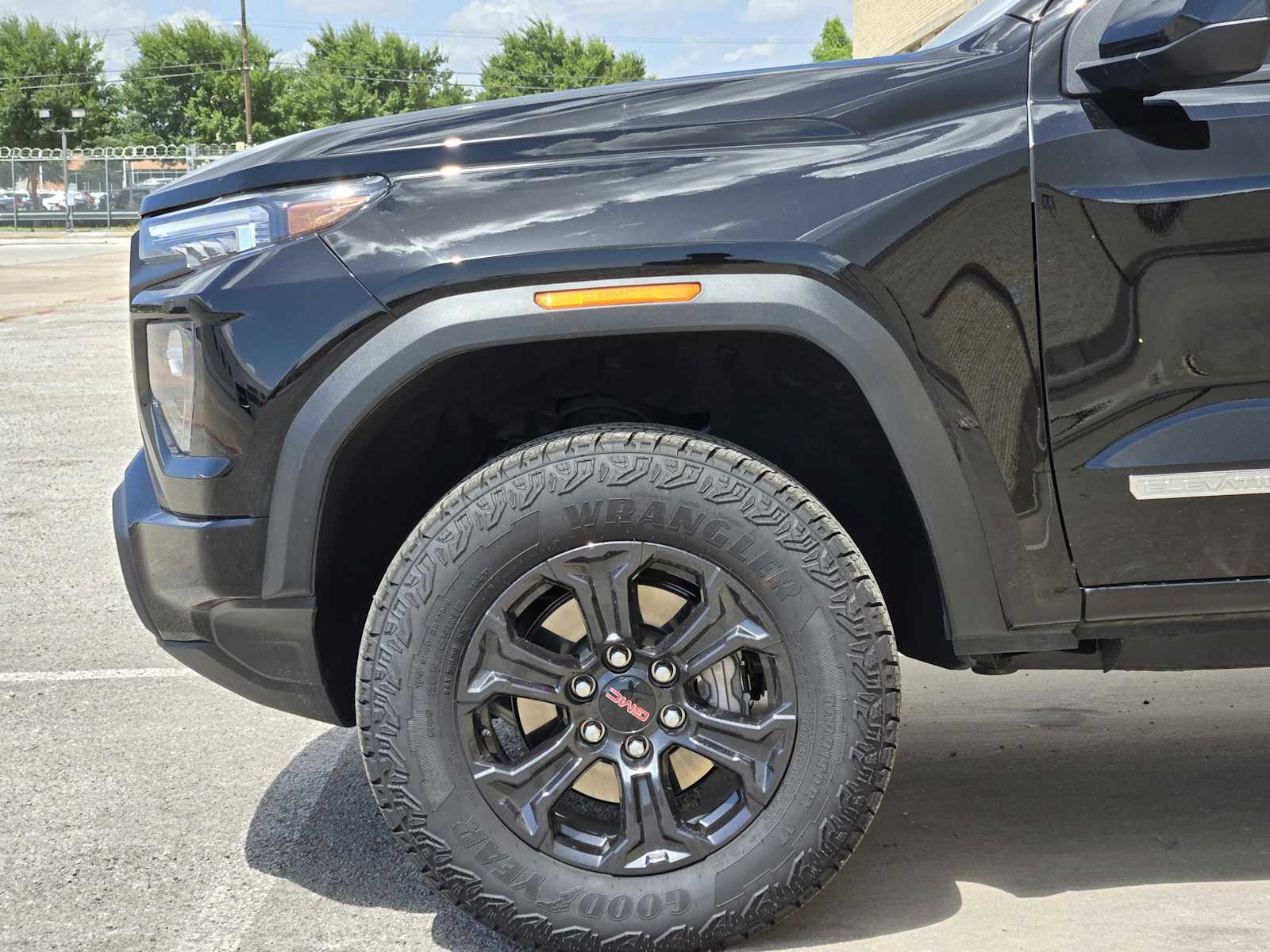 New 2025 Onyx Black GMC Elevation image 6