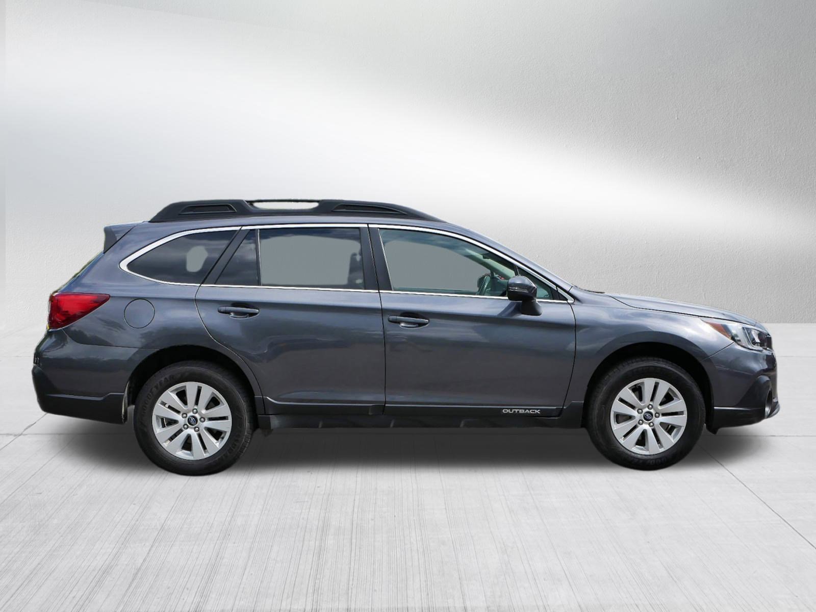 2019 Subaru Outback Premium photo 8