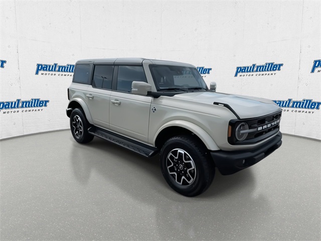 2025 Ford Bronco Outer Banks photo 2