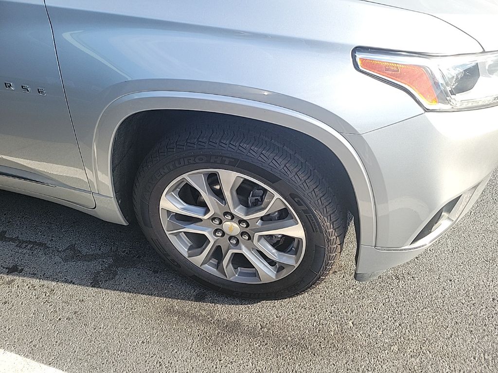 2021 Chevrolet Traverse Premier photo 11