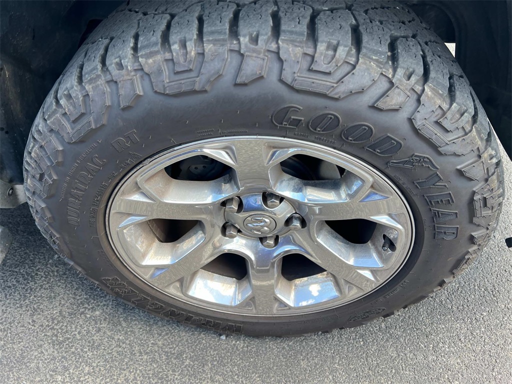 2016 Ram 1500 Laramie photo 2