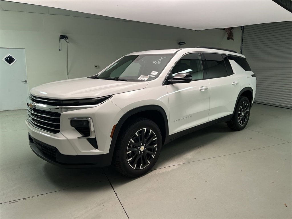 2026 Chevrolet Traverse photo 3