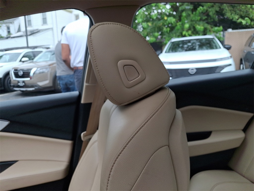 2022 Acura TLX Base photo 17