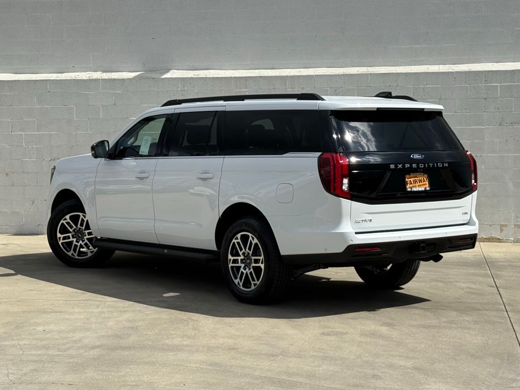 2025 Ford Expedition MAX photo 3