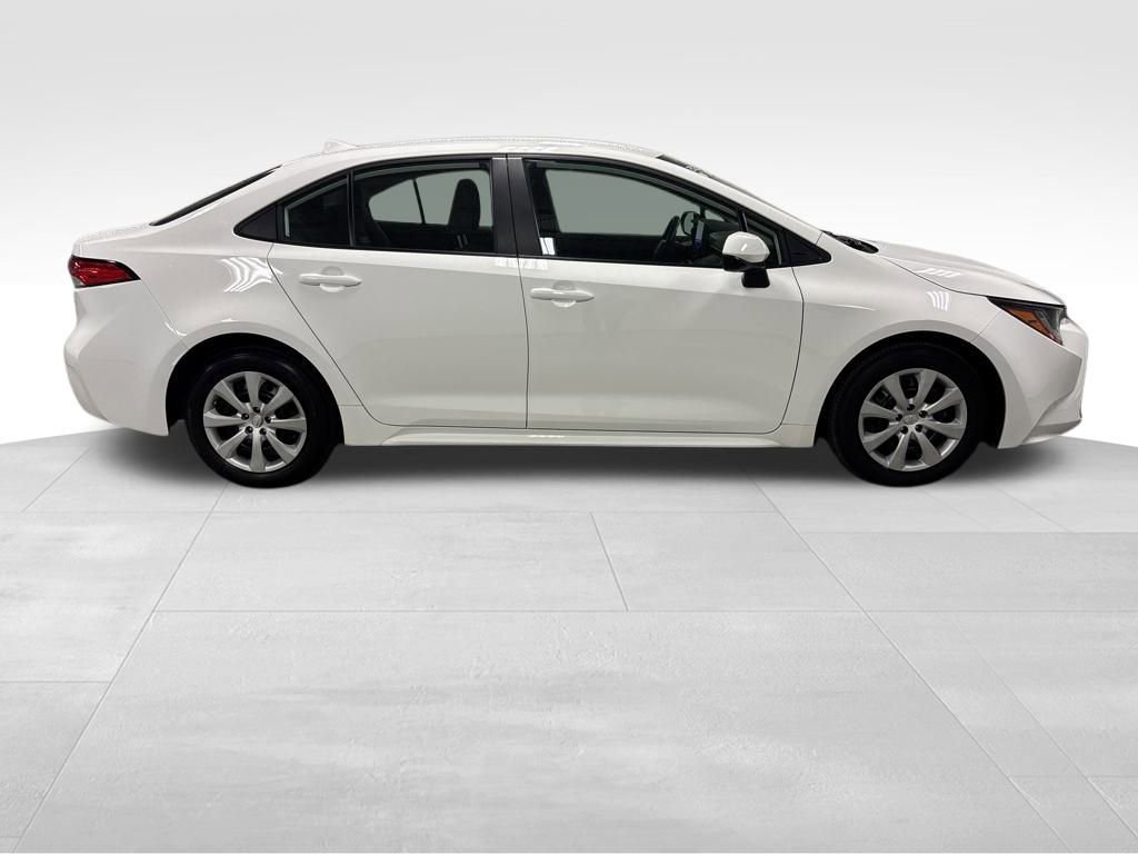 2023 Toyota Corolla LE photo 13