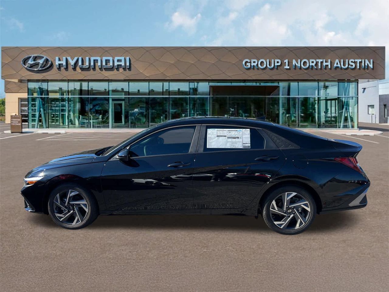 2025 Hyundai Elantra SEL Sport photo 3