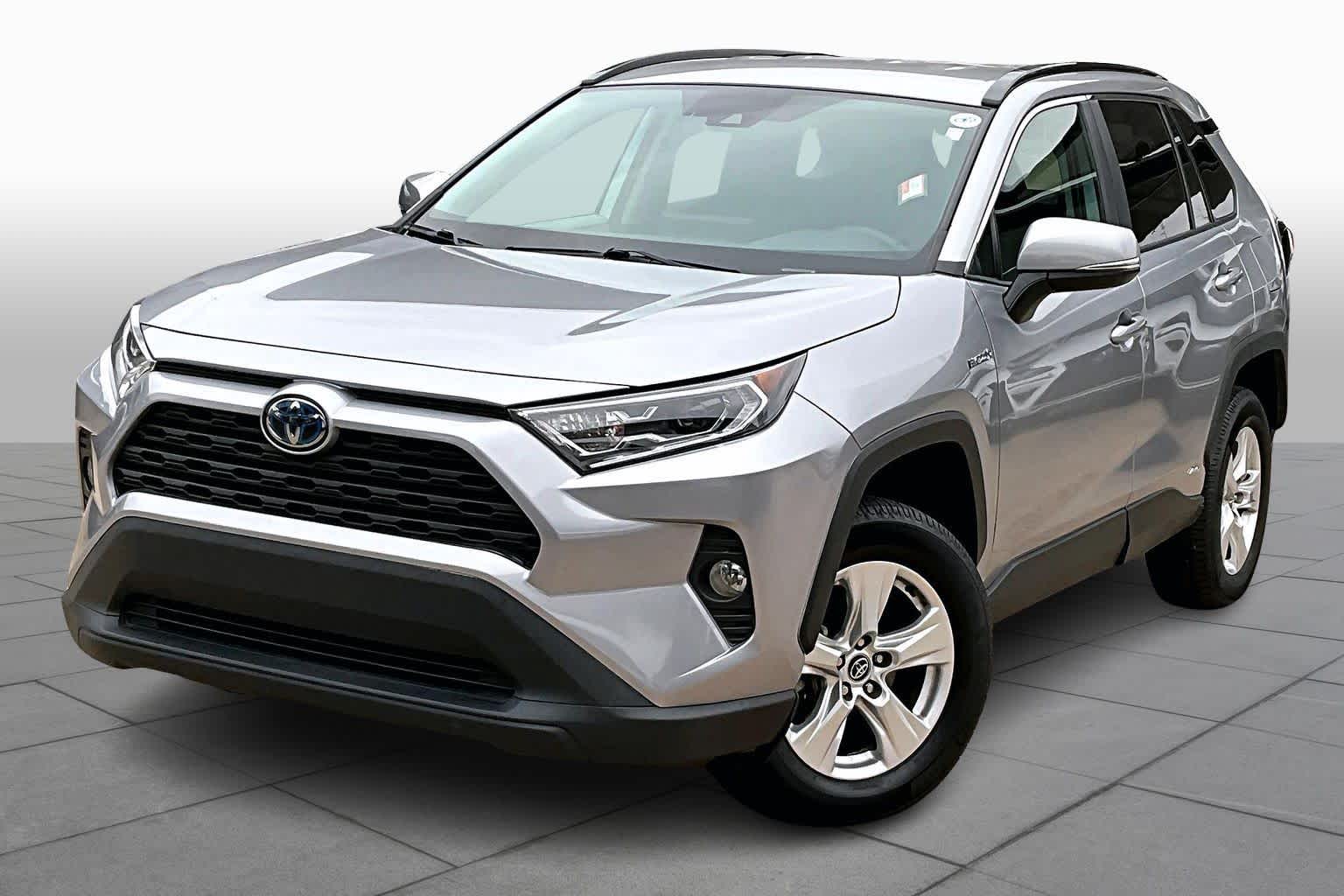 Used 2020 Toyota RAV4 XLE with VIN 4T3RWRFV1LU007861 for sale in Northfield, Minnesota
