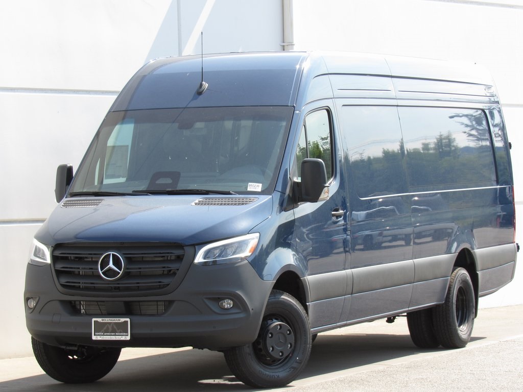 2025 Mercedes-Benz Sprinter Cargo Van Base's photo