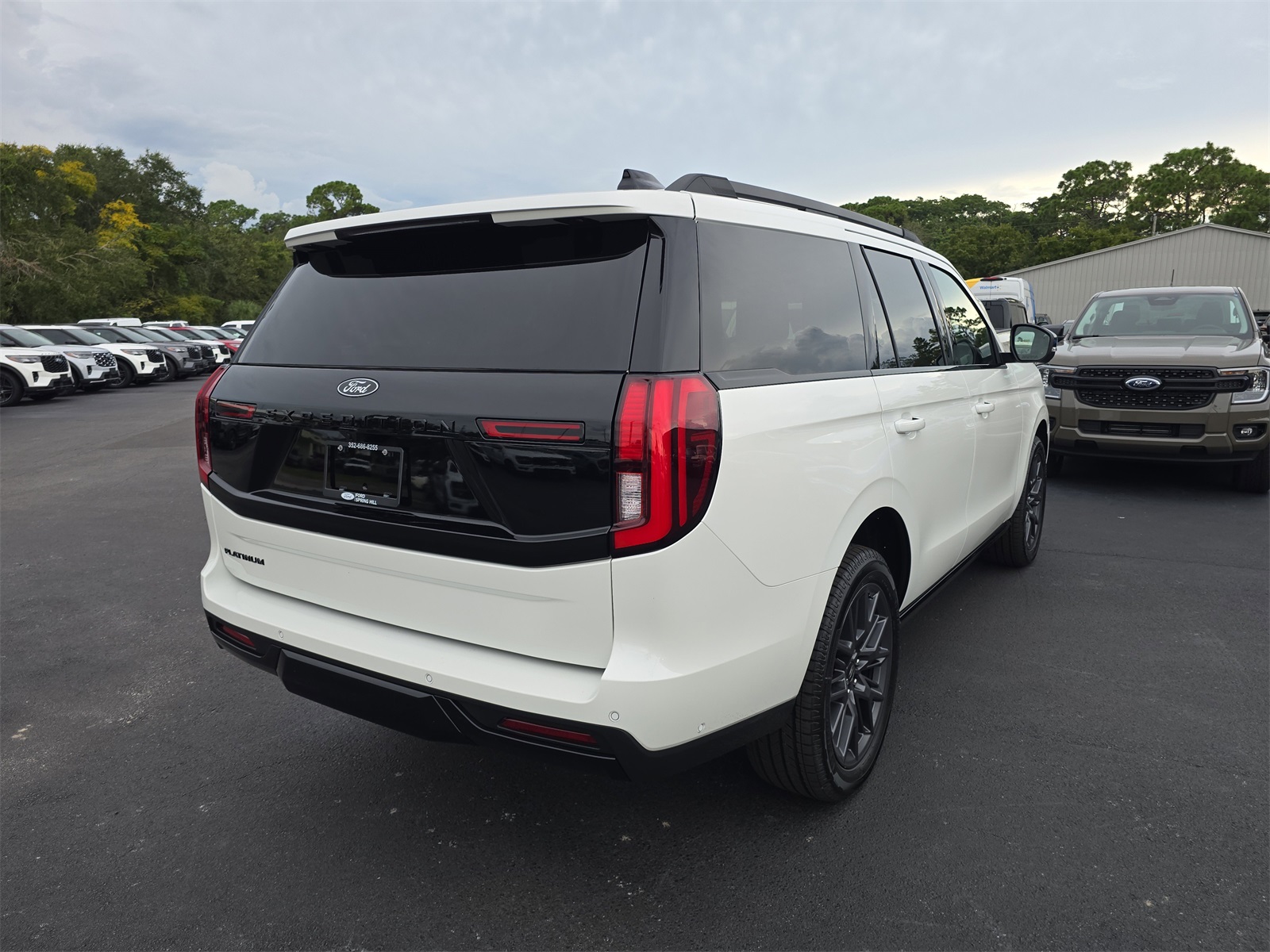 2025 Ford Expedition Platinum photo 3