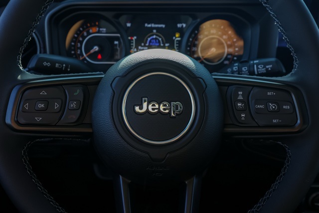 2025 Jeep Wrangler Rubicon photo 22
