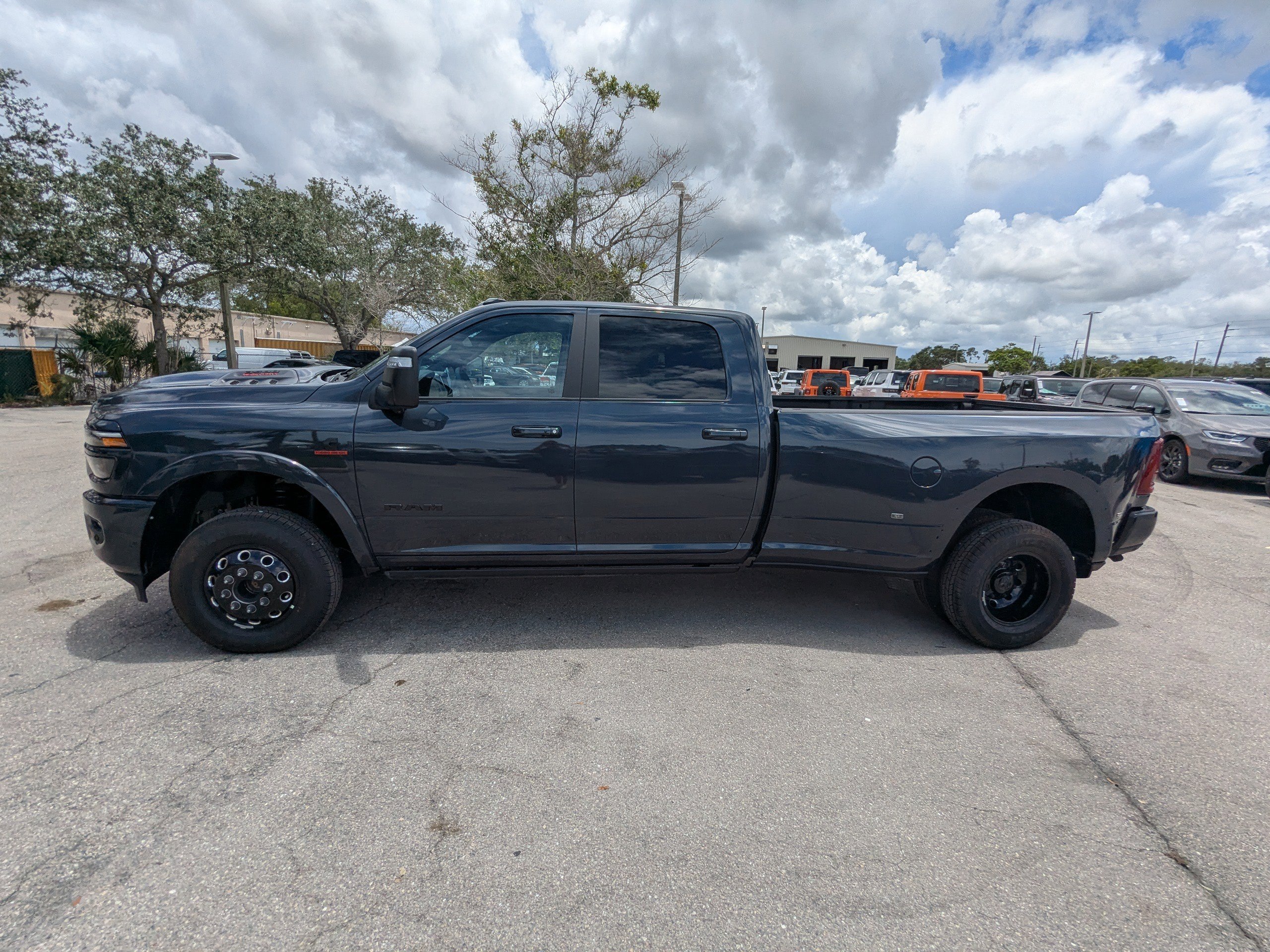 2025 Ram 3500 Limited photo 4