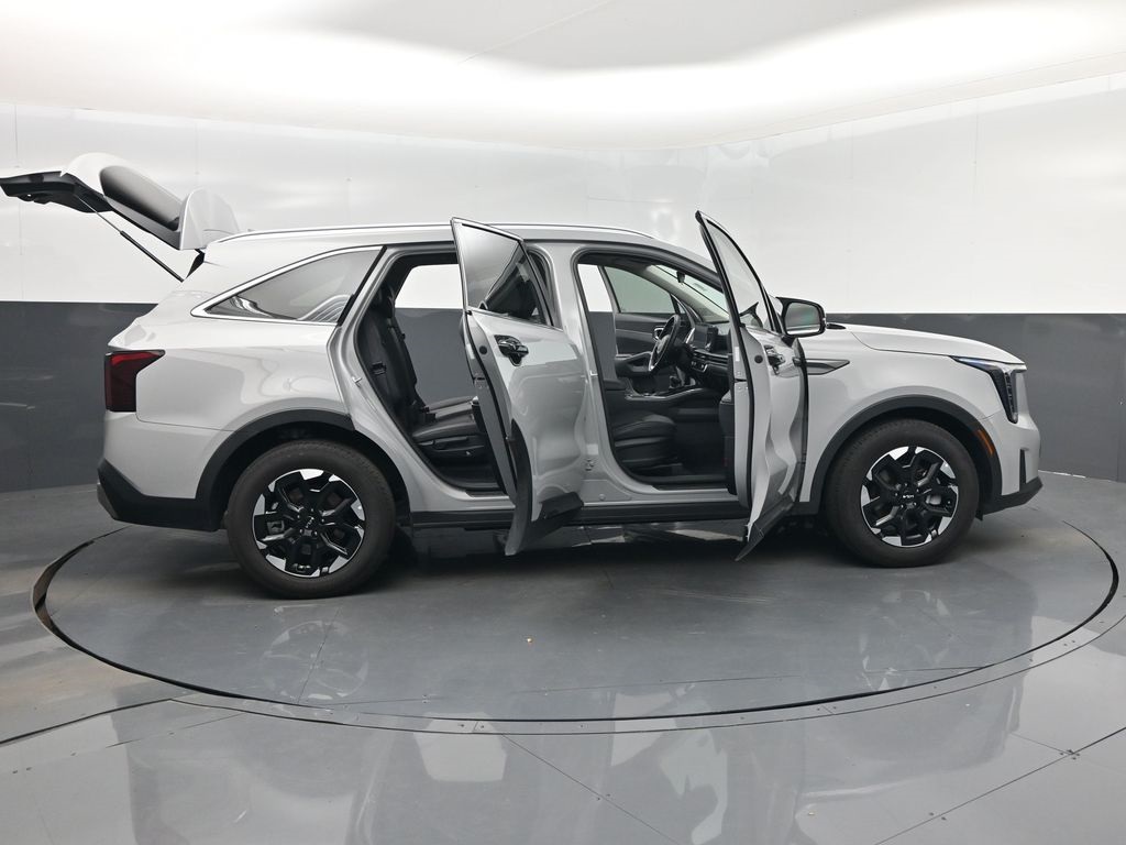 2025 Kia Sorento S photo 38