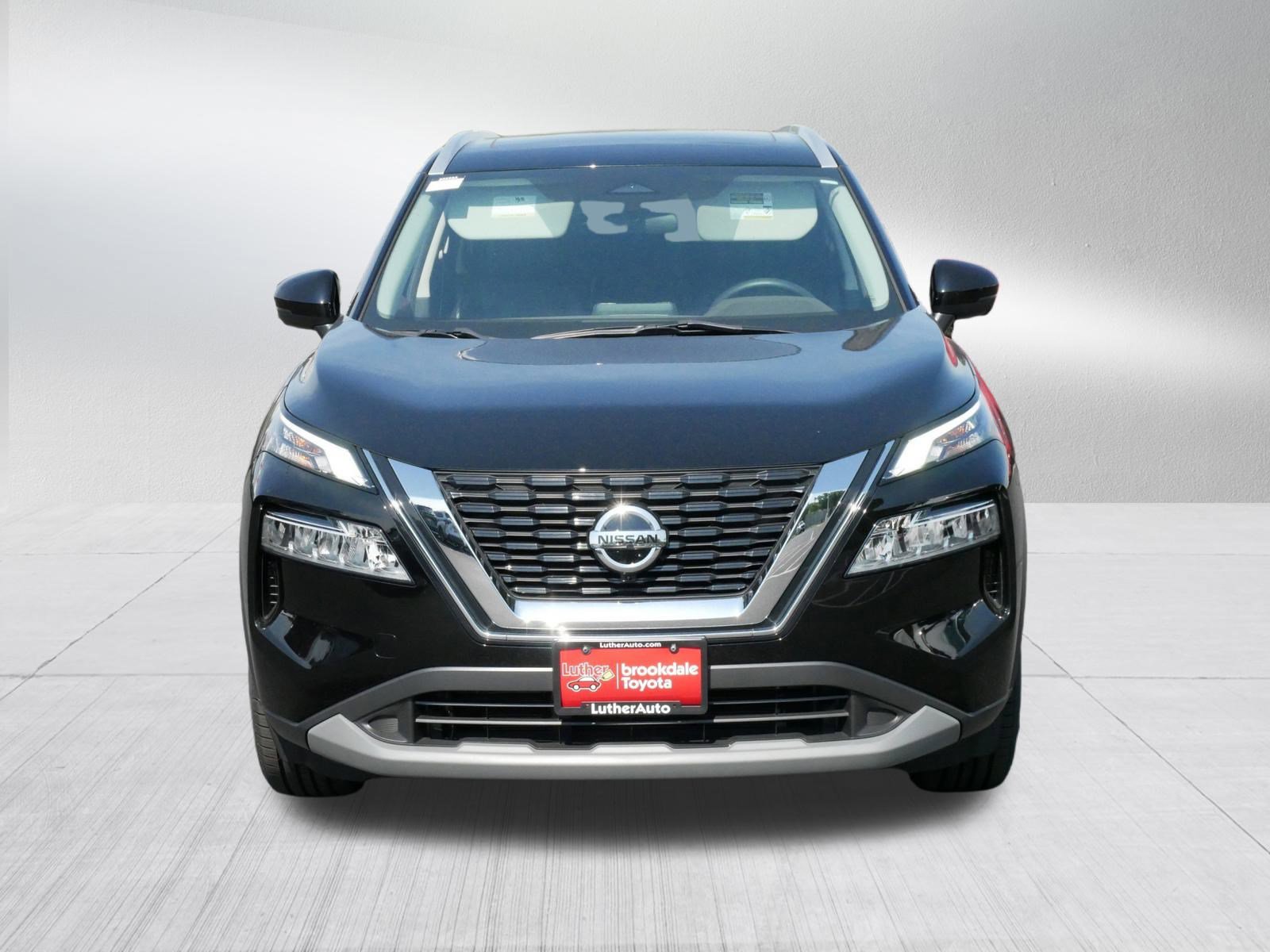 Used 2021 Nissan Rogue SV with VIN 5N1AT3BB7MC726076 for sale in Brooklyn Center, Minnesota