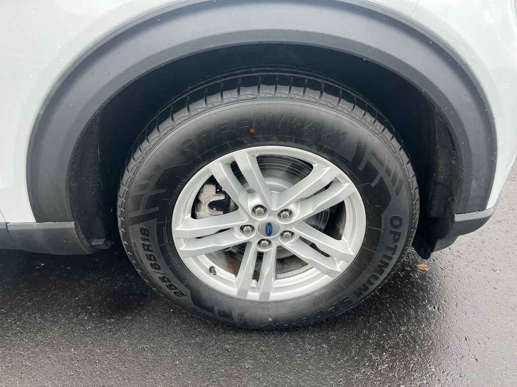 2020 Ford Explorer XLT photo 2