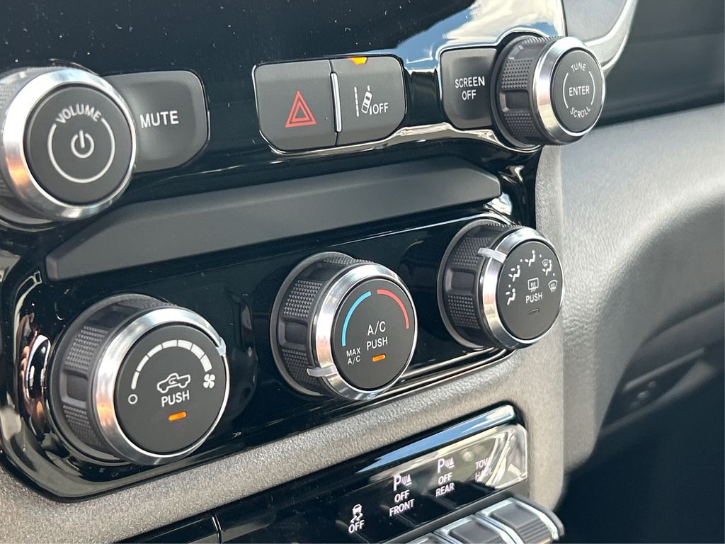 2026 Ram 1500 Warlock photo 26