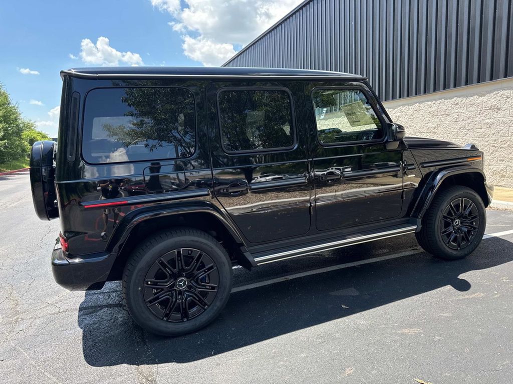 2025 Mercedes Benz G photo 5