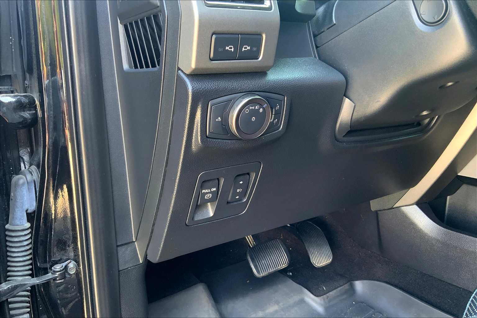 2019 Ford F-150 Raptor photo 34