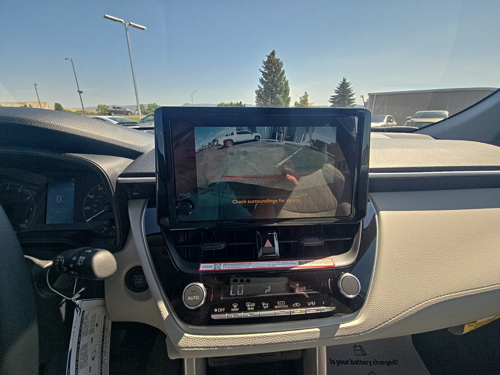 2025 Toyota Corolla Cross LE photo 16
