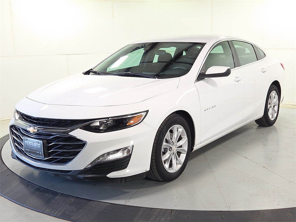 2024 Chevrolet Malibu 1LT photo 2