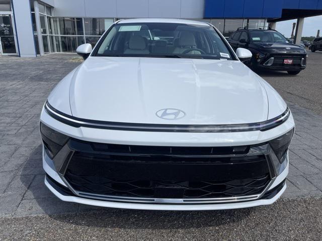 2025 Hyundai Sonata Hybrid SEL photo 2