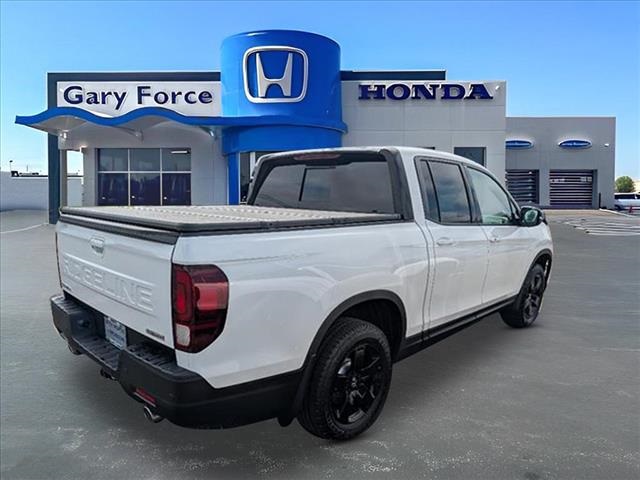 2025 Honda Ridgeline Black Edition photo 2