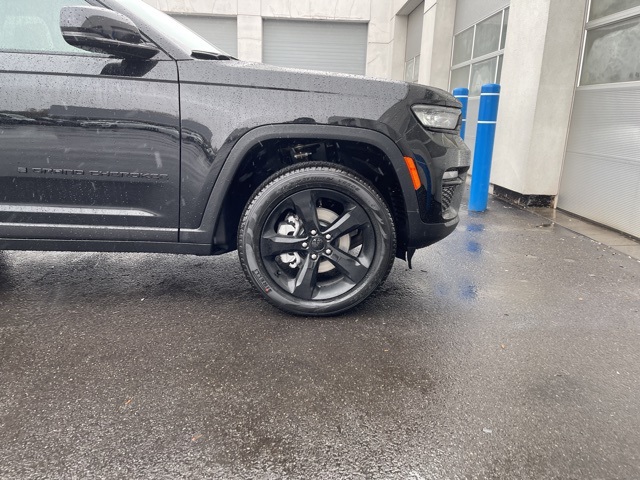 2025 Jeep Grand Cherokee Limited photo 4