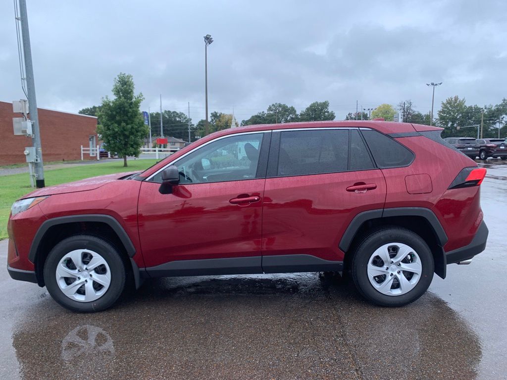 2025 Toyota RAV4 LE photo 3