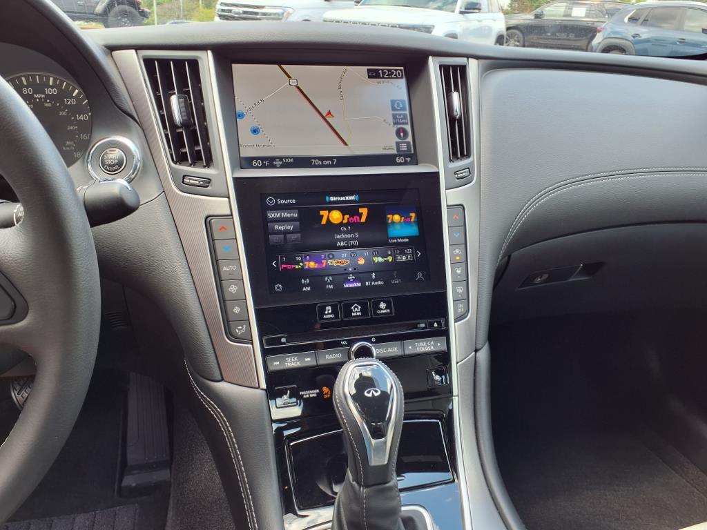2022 Infiniti Q60 Luxe photo 8