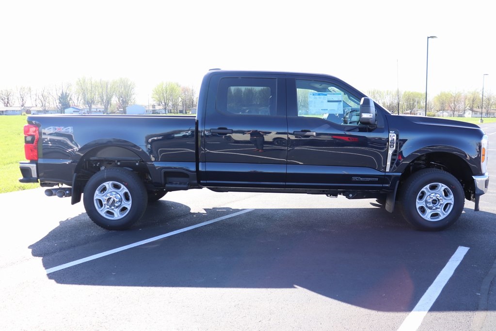 2025 Ford F-350 XLT photo 16