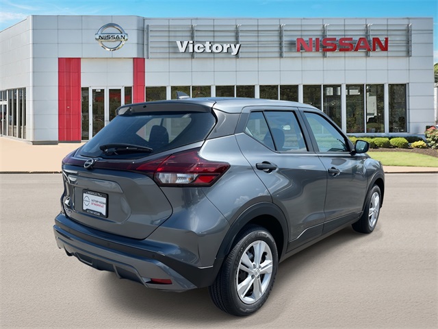 2025 Nissan Kicks Play S photo 3
