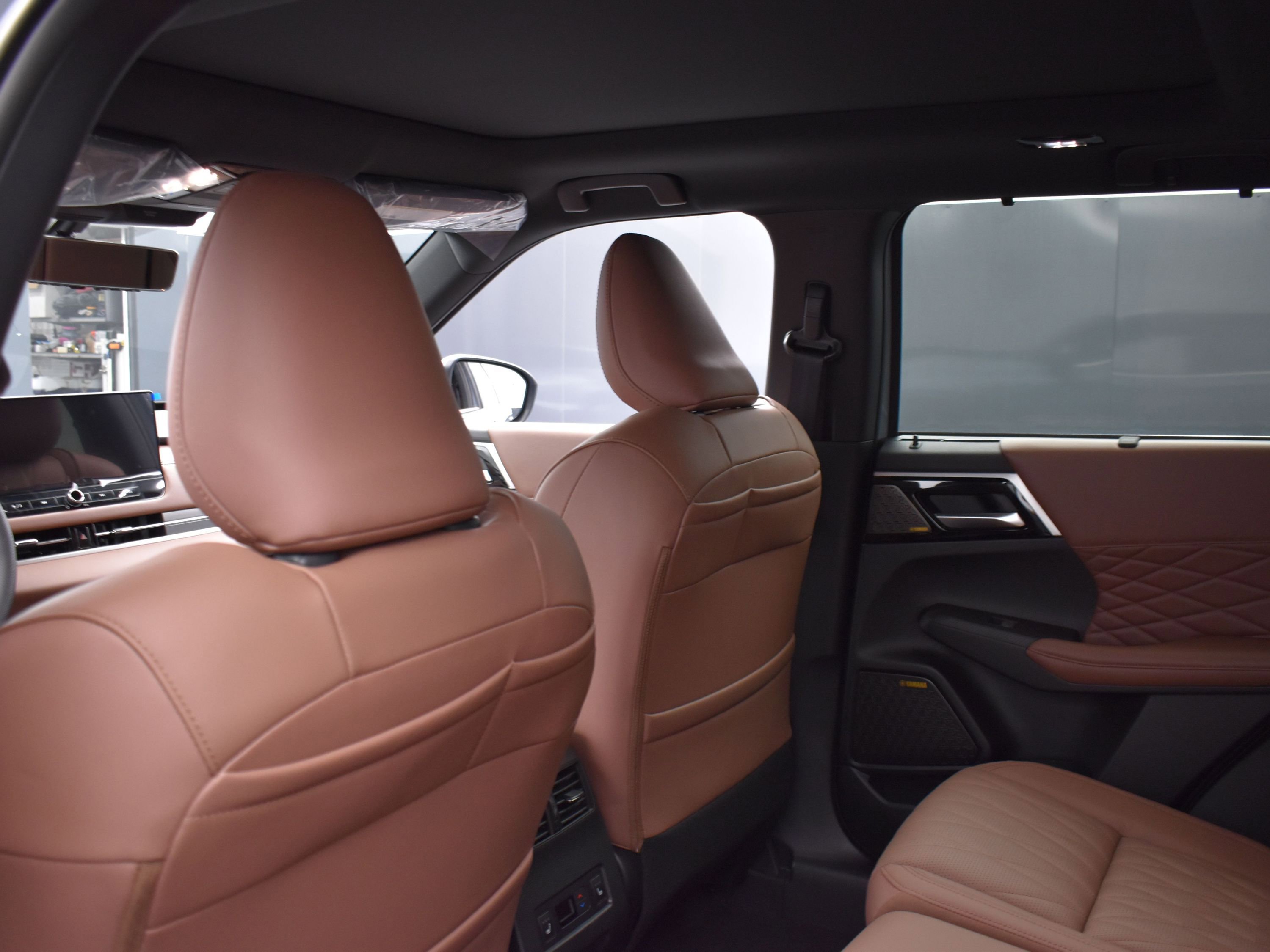 2025 Mitsubishi Outlander SEL photo 6