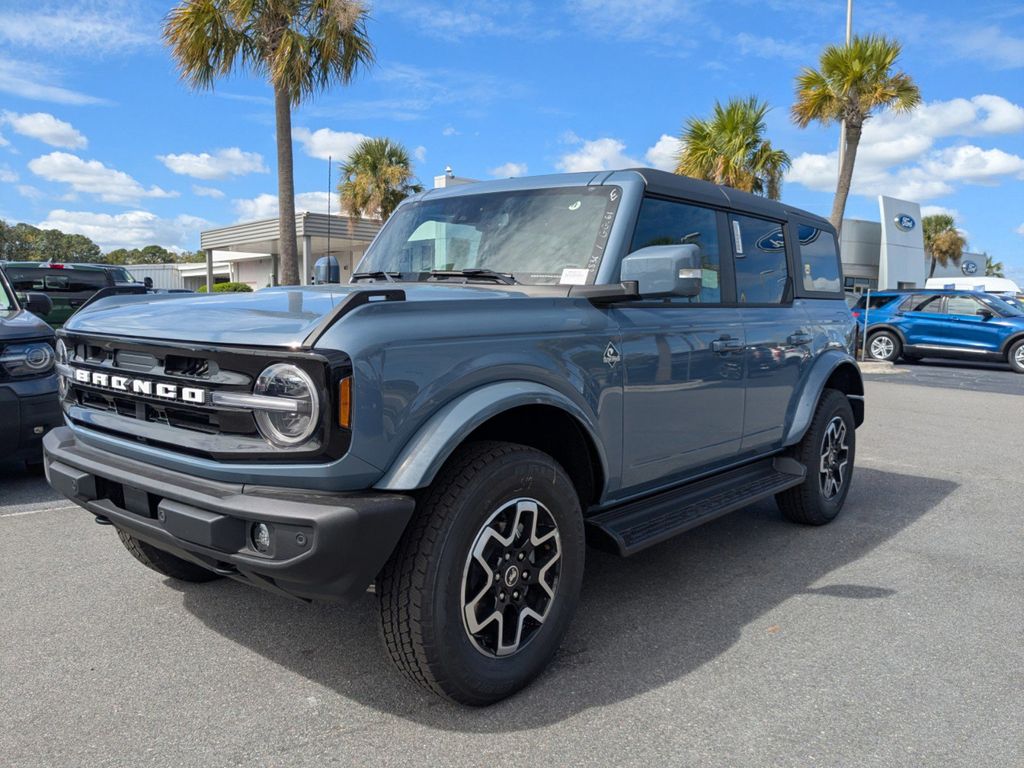 2025 Ford Bronco Outer Banks photo 8