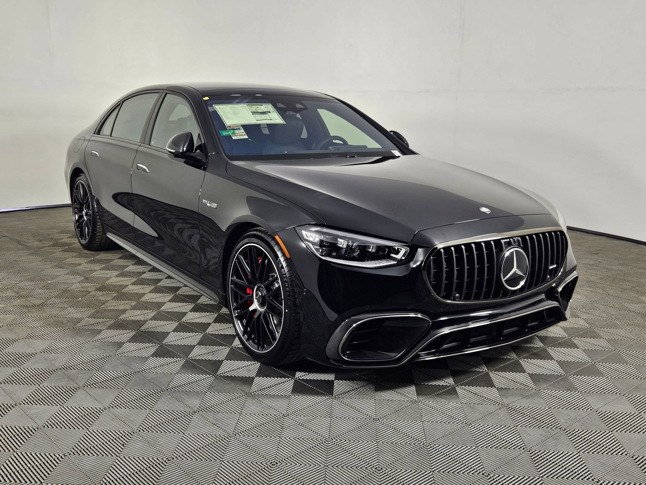 2025 Mercedes Benz S AMG 63 e 4MATIC photo 7