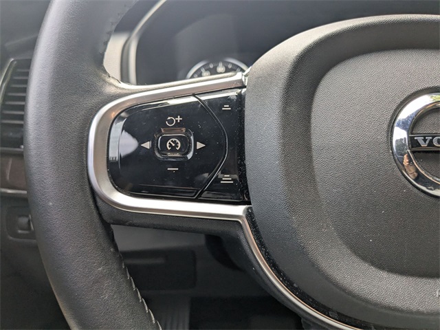 2016 Volvo XC90 T6 Momentum photo 13
