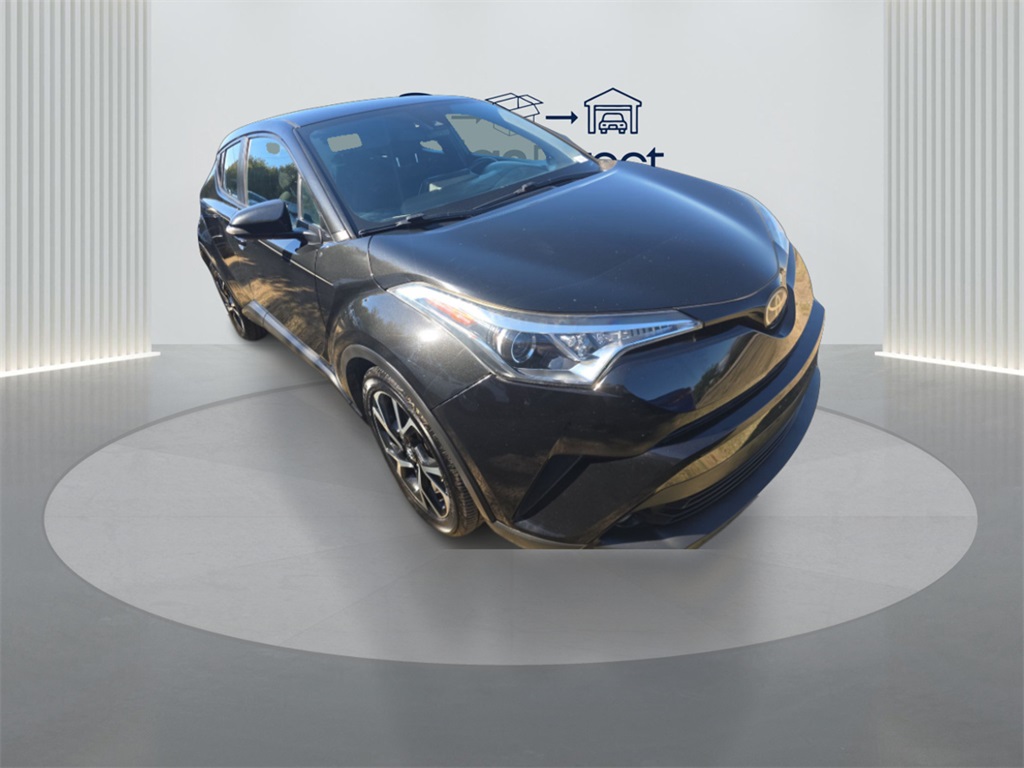 2018 Toyota C-HR XLE Premium photo 8