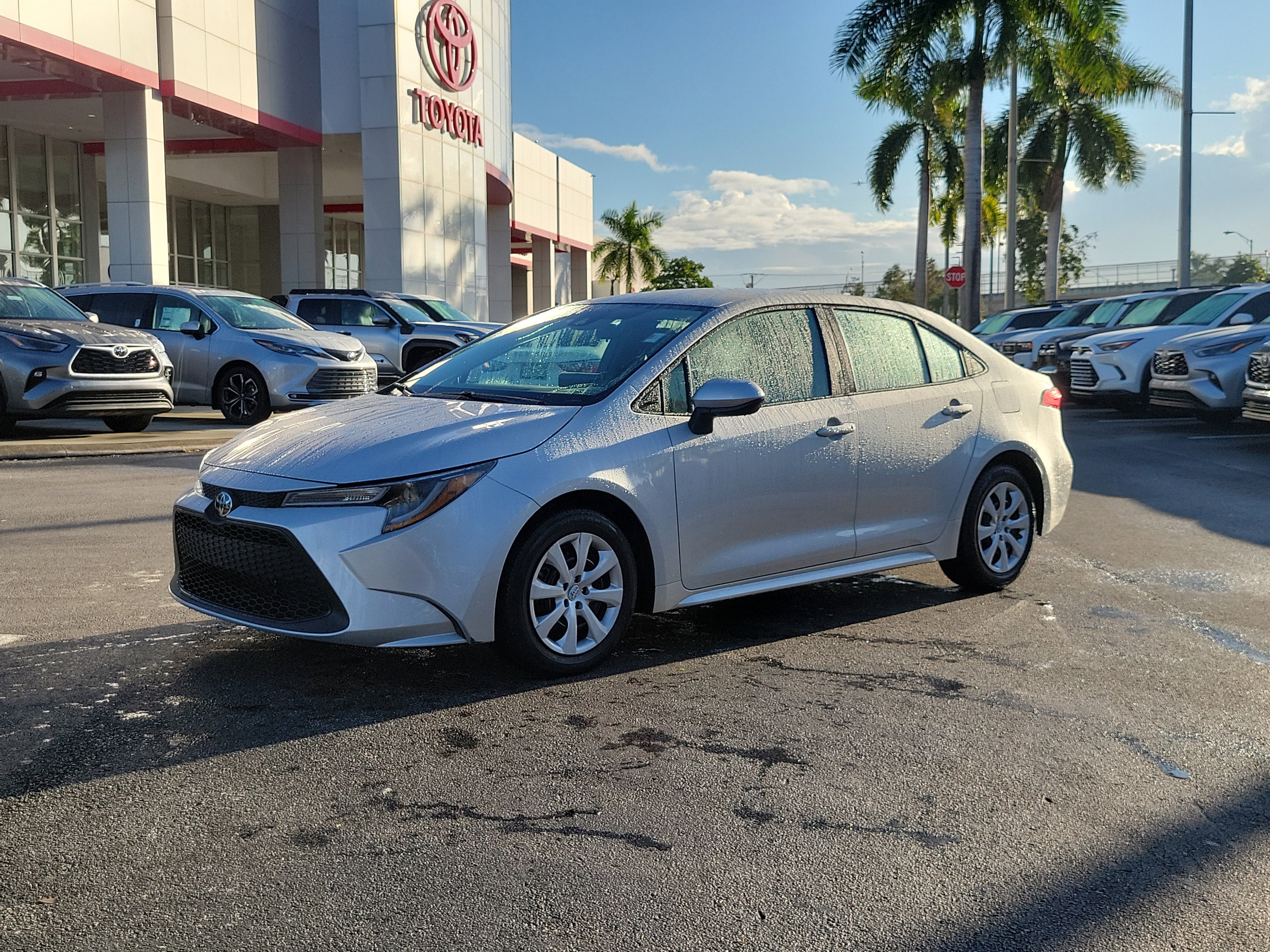 Used 2022 Toyota Corolla LE with VIN 5YFEPMAEXNP391772 for sale in Doral, FL
