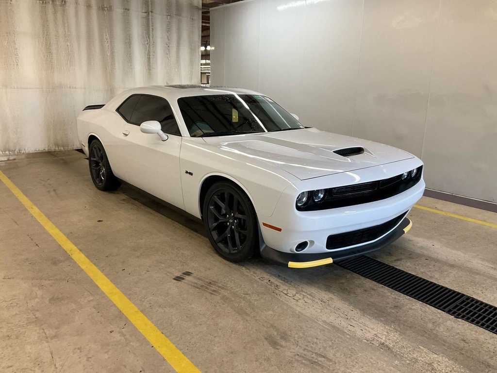 2023 Dodge Challenger R/T's photo