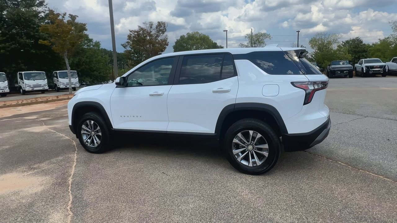 2026 Chevrolet Equinox LT photo 4