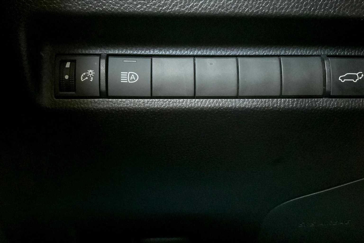 2024 Toyota RAV4 Hybrid XSE photo 27