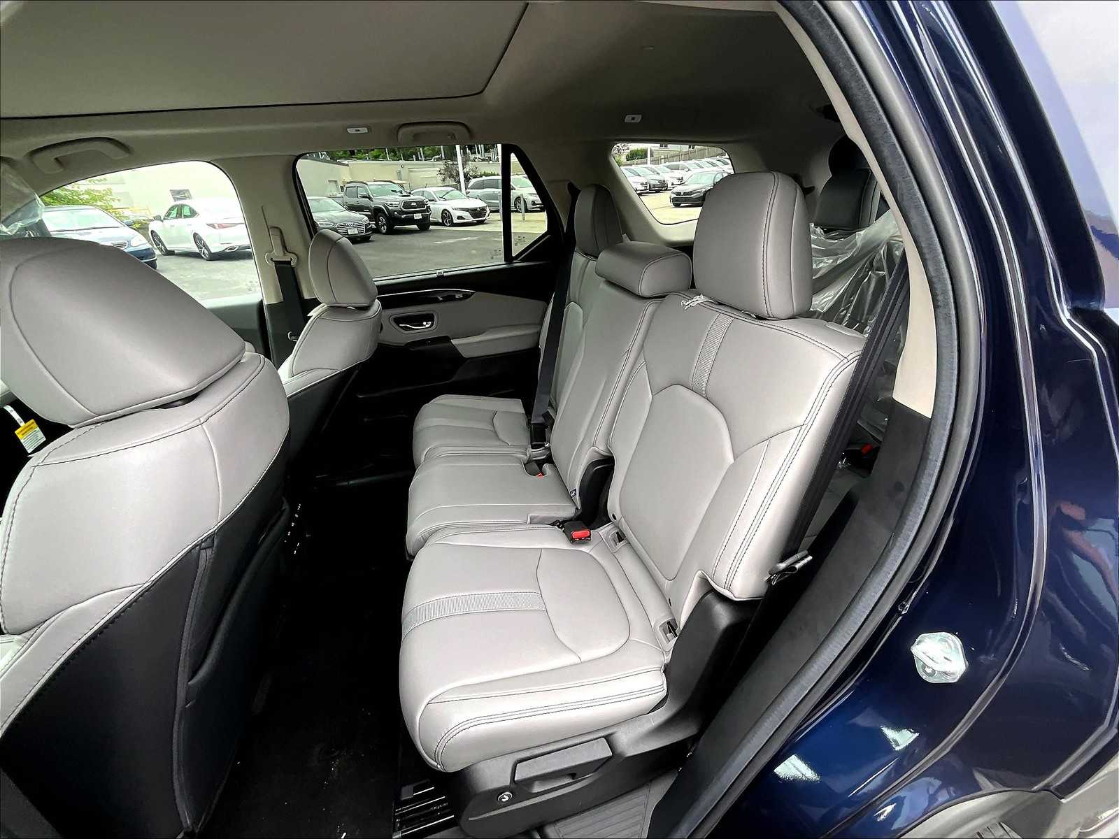 2025 Honda Pilot Touring photo 14