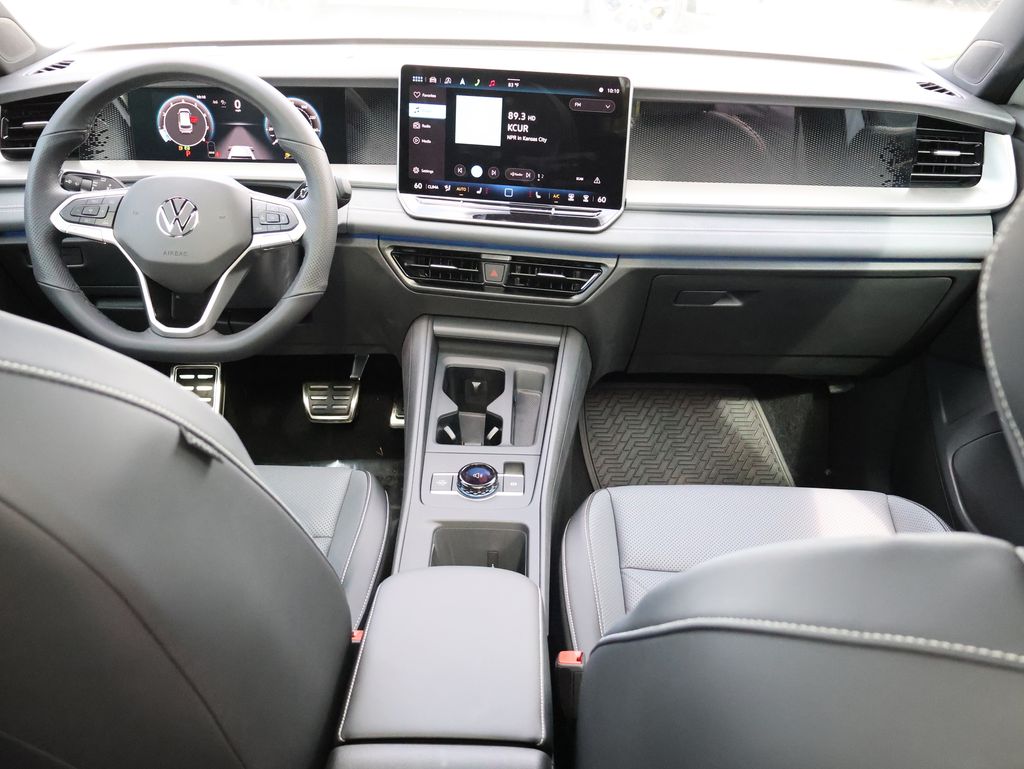 2025 Volkswagen Tiguan SE R-Line Black photo 15