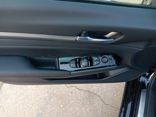 2025 Nissan Altima 2.5 SR photo 5