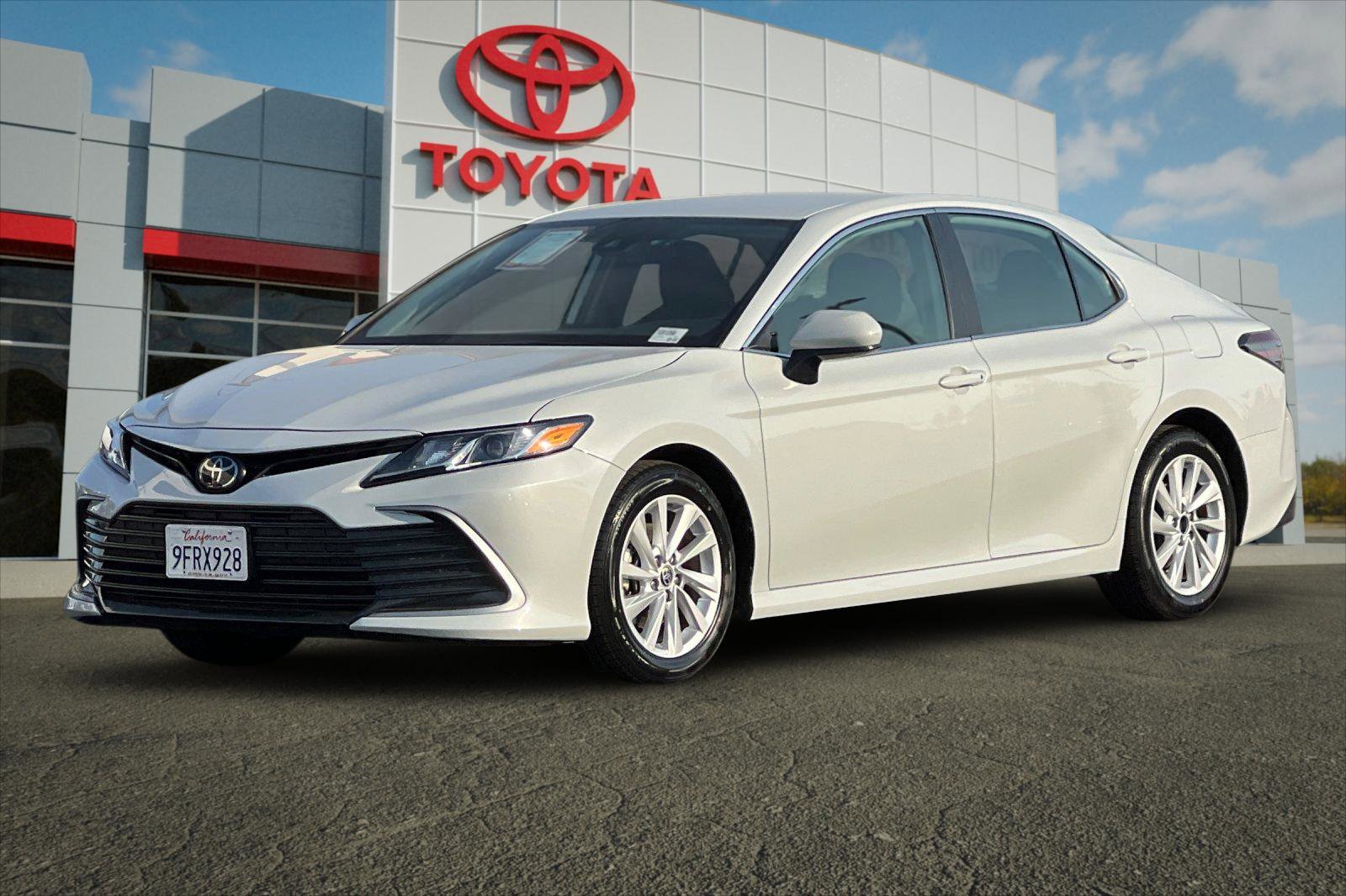 2023 Toyota Camry LE photo 6