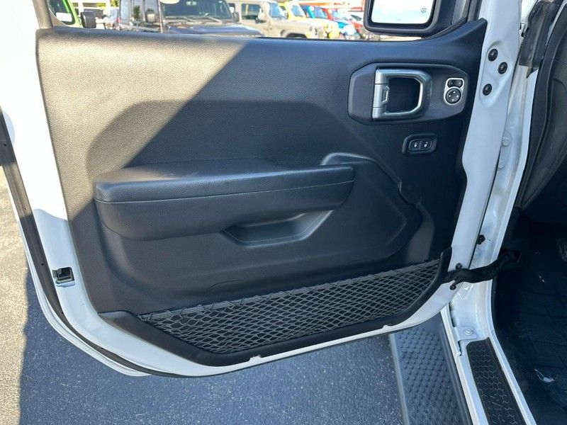 2019 Jeep Wrangler Sport S photo 11
