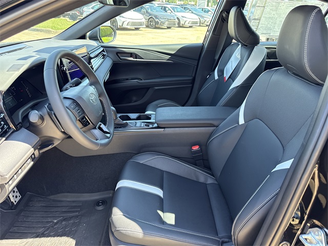 2025 Toyota Camry SE photo 10